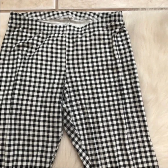 Old Navy Plaid Leggings - Picture 2 of 4